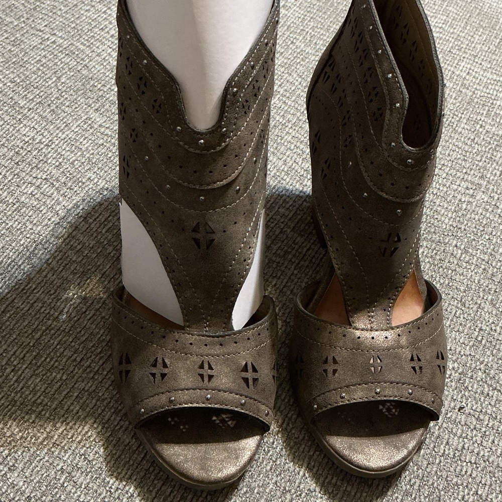Elegant Brown Peep-Toe Women's Shoes